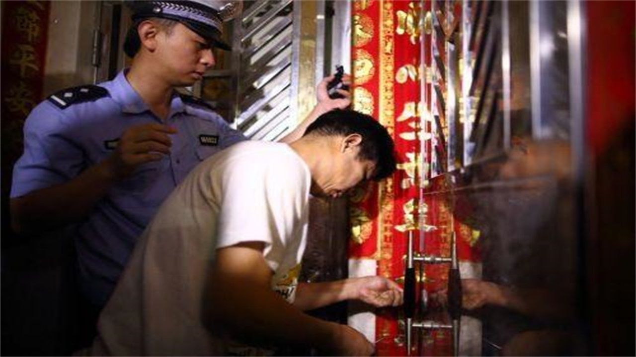 朔州请开锁师傅开了锁后，师傅